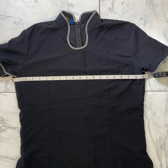 Luxury Spa Tunic Top Size: Small - Picture 12 of 13